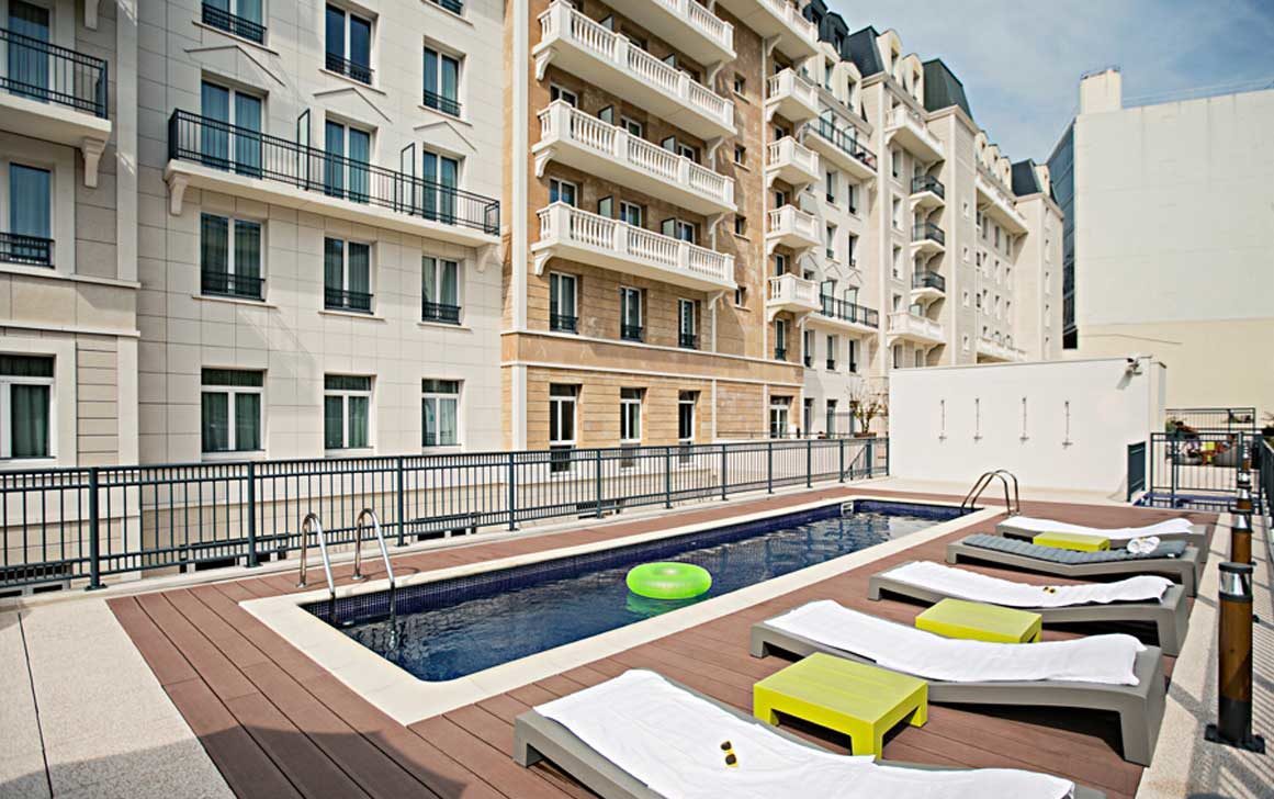 Paris_Swimming-pool